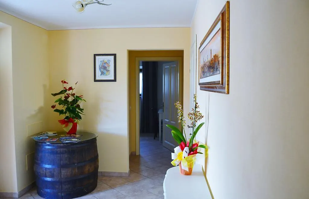 Dolce Sosta Hotel Lucca 0*,
